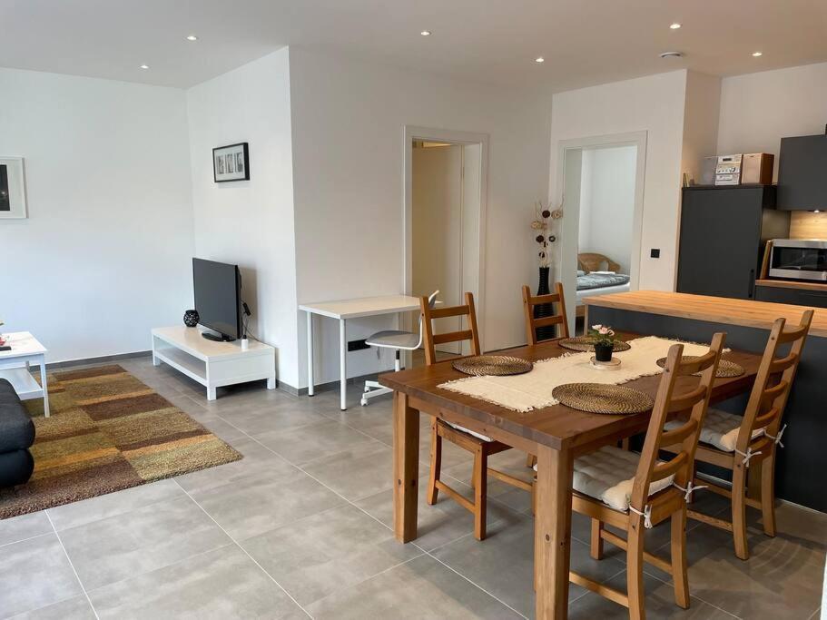 Gemuetliche, Topp Ausgestattete Ferienwohnung 班恩 外观 照片