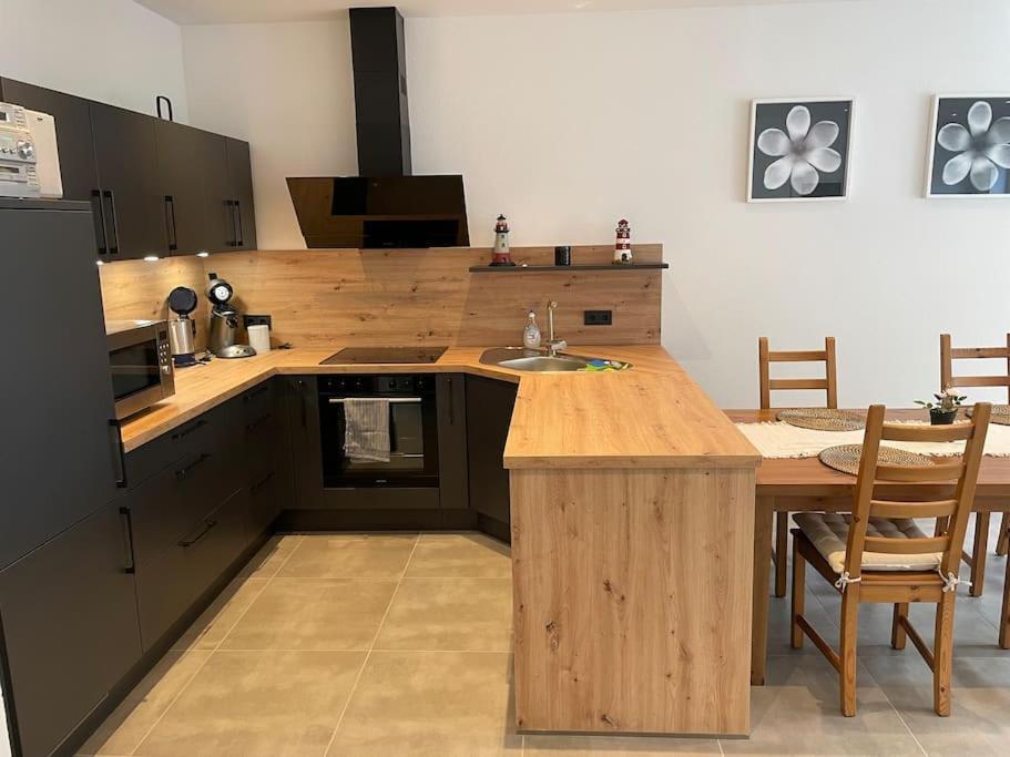 Gemuetliche, Topp Ausgestattete Ferienwohnung 班恩 外观 照片