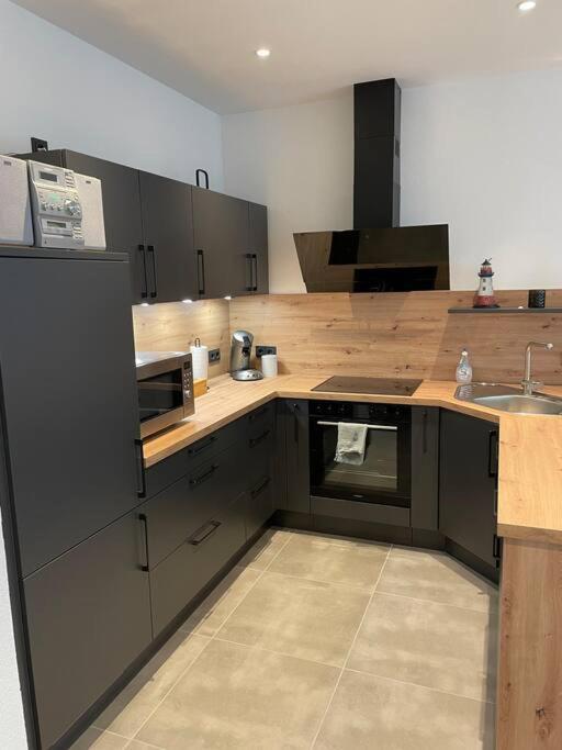 Gemuetliche, Topp Ausgestattete Ferienwohnung 班恩 外观 照片